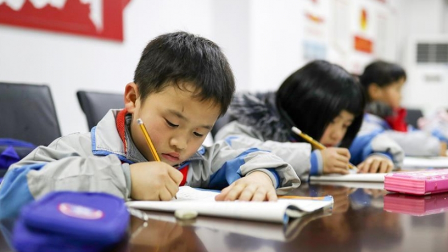 Nhiều nơi ở Trung Quốc thí điểm “ngắt” bài tập để đảm bảo giấc ngủ cho học sinh